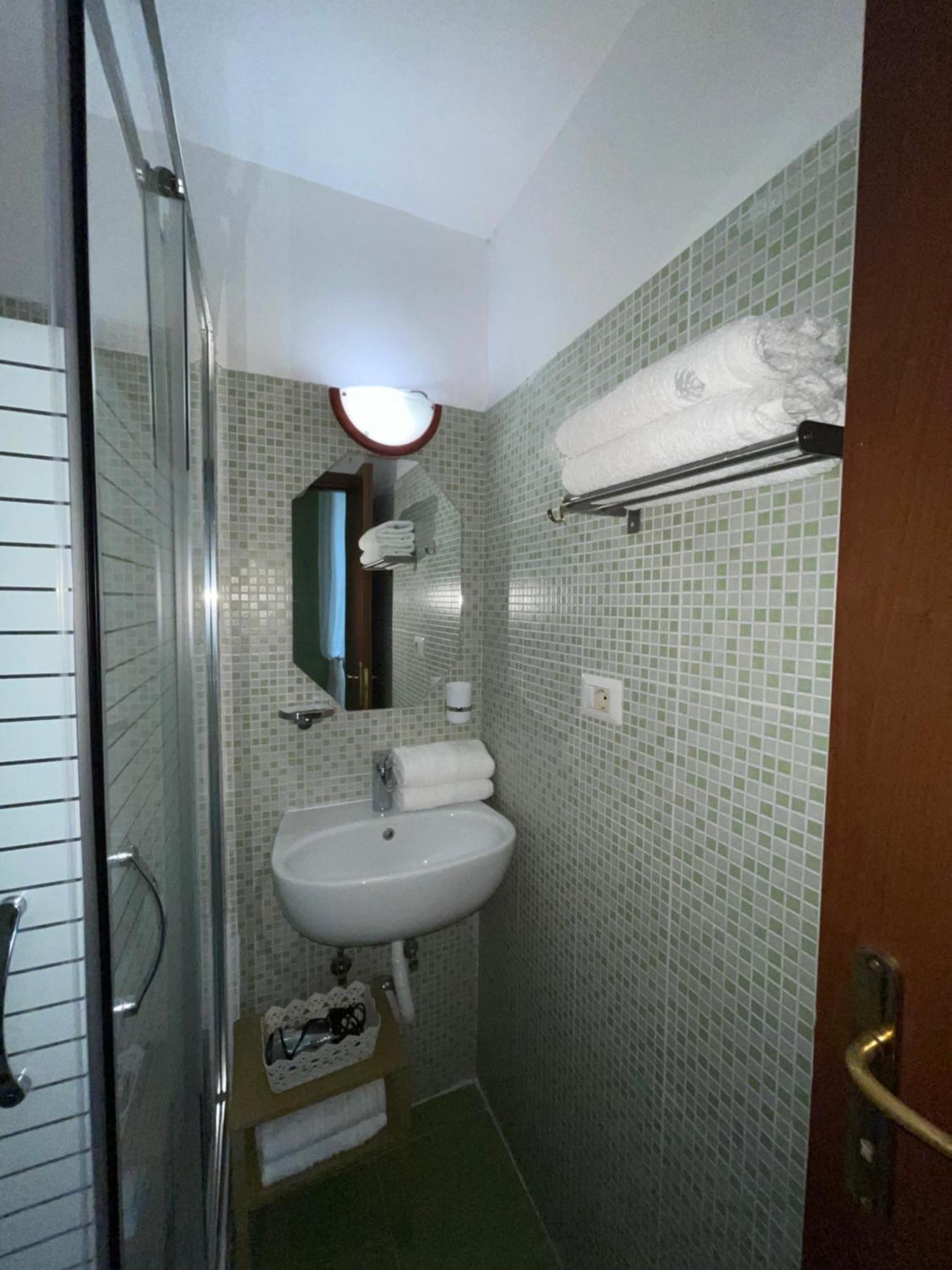 Guest House Meret Roma Ngoại thất bức ảnh
