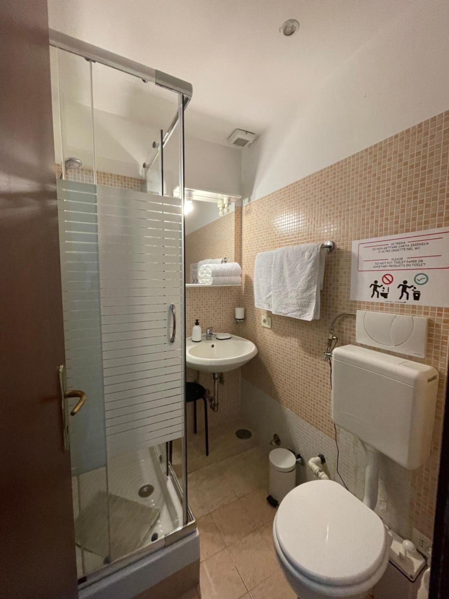 Guest House Meret Roma Ngoại thất bức ảnh
