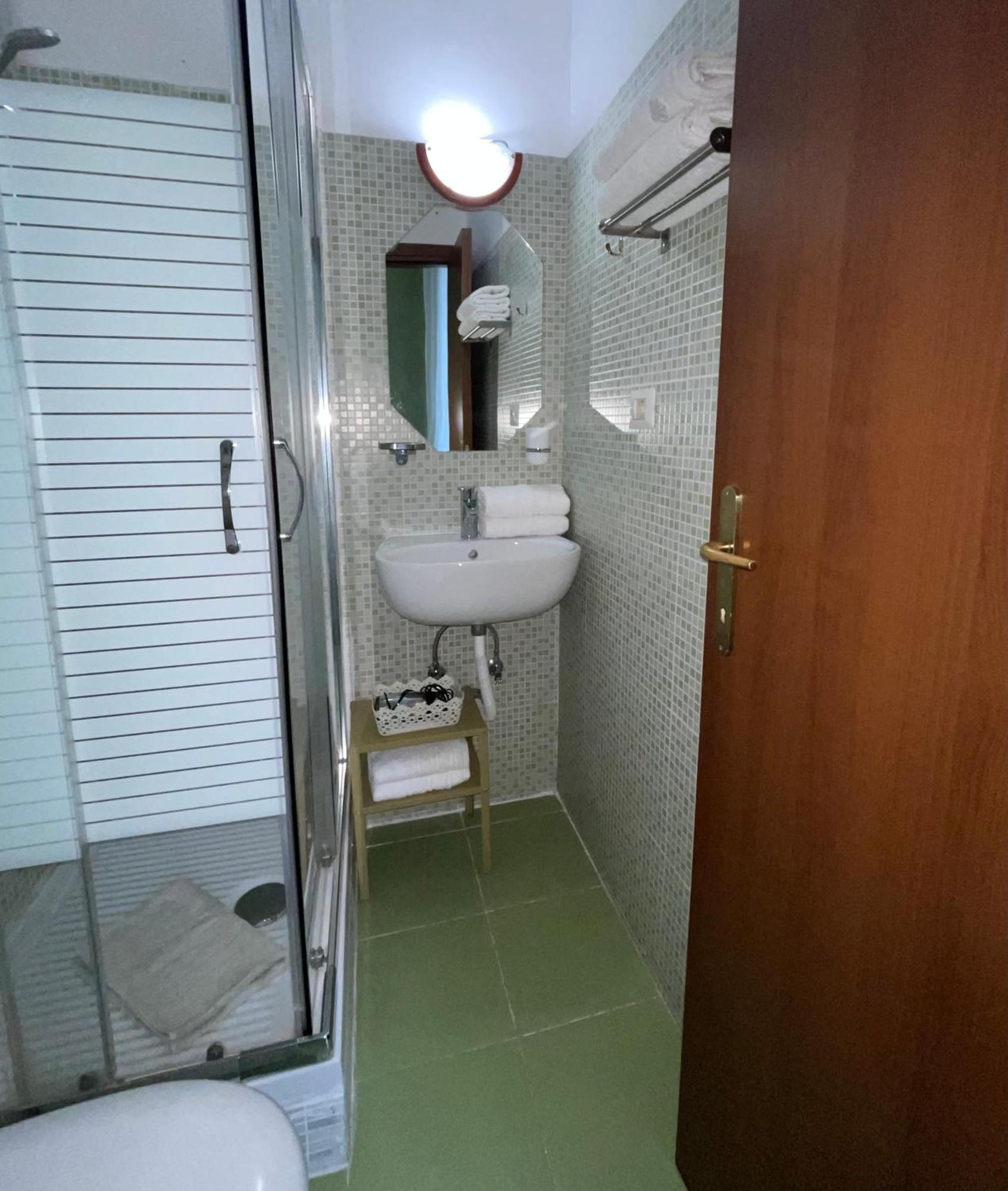 Guest House Meret Roma Ngoại thất bức ảnh